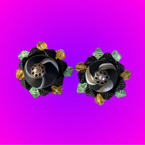 Vintage art glass swirl clip earrings faceted black orange green